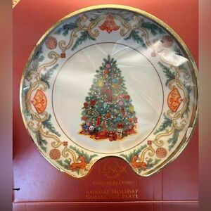 NIB Lenox Trees Around the World Christmas China Plate - 2010 China